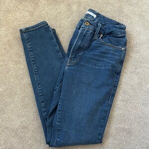 Good American Fits Everybody Skinny Jeans